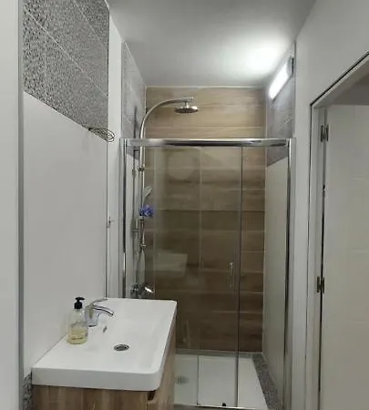 Apartamento Dos Dormitorios En Primavera Totalmente Reformado *